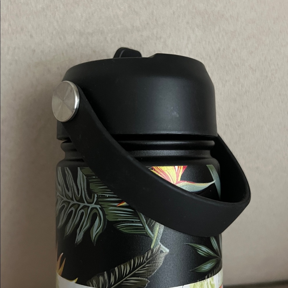 New Hawaii Water Bottle: 18 oz š¦ - Picture 5 of 14